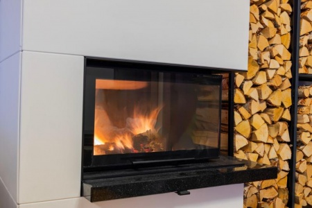 Les étapes clés pour réussir la pose d'un insert dans votre cheminée