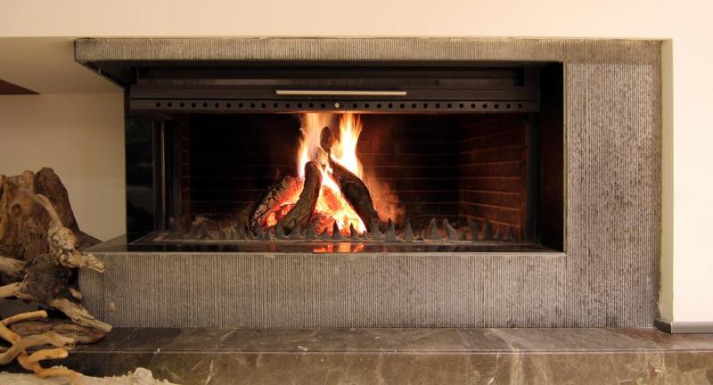 La chemin&eacute;e sur-mesure &agrave; Lure, un investissement chaleureux pour votre foyer